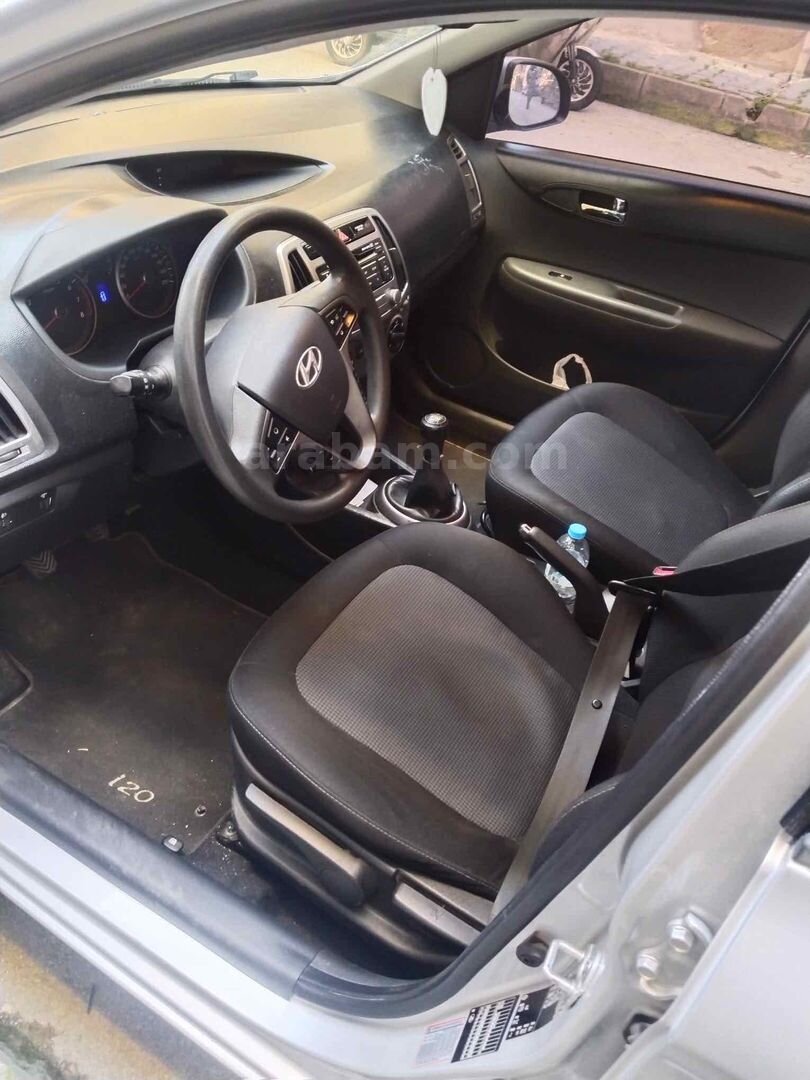Sahibinden Hyundai i20 1.2 D-CVVT Sense 2012 Model Bursa 121.000 km Gri (Gümüş) 5