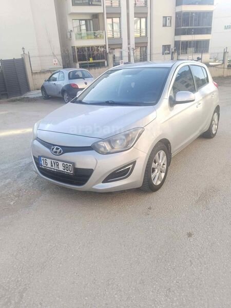 Sahibinden Hyundai i20 1.2 D-CVVT Sense 2012 Model Bursa 121.000 km Gri (Gümüş)