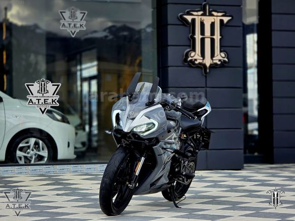 CFmoto Model 250 SR Tipi Super Sport