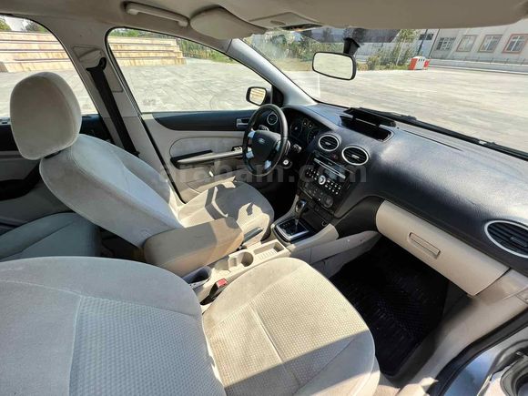 Sahibinden Ford Focus 1.6 Ghia 2005 Model KIZ GİBİ