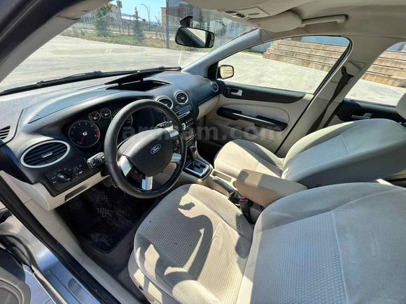 Sahibinden Ford Focus 1.6 Ghia 2005 Model KIZ GİBİ