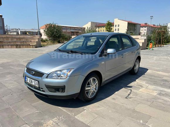 Sahibinden Ford Focus 1.6 Ghia 2005 Model KIZ GİBİ