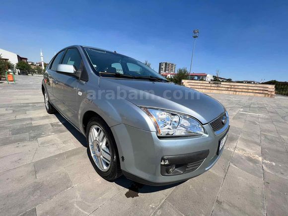 Sahibinden Ford Focus 1.6 Ghia 2005 Model KIZ GİBİ