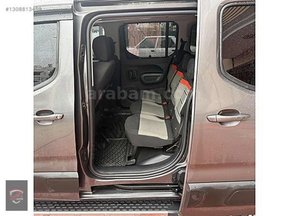ERZİN AUTO'DAN 2023 MODEL BERLİNGO CAM TAVANLI HATASIZ TEMİZ