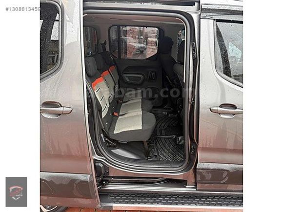 ERZİN AUTO'DAN 2023 MODEL BERLİNGO CAM TAVANLI HATASIZ TEMİZ
