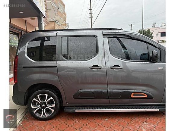ERZİN AUTO'DAN 2023 MODEL BERLİNGO CAM TAVANLI HATASIZ TEMİZ