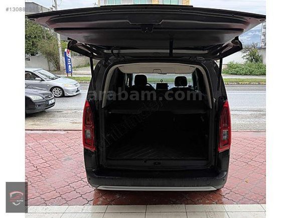 ERZİN AUTO'DAN 2023 MODEL BERLİNGO CAM TAVANLI HATASIZ TEMİZ