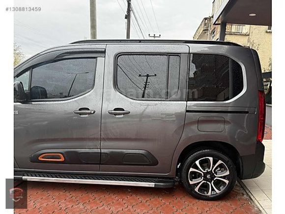 ERZİN AUTO'DAN 2023 MODEL BERLİNGO CAM TAVANLI HATASIZ TEMİZ