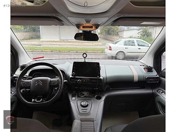 ERZİN AUTO'DAN 2023 MODEL BERLİNGO CAM TAVANLI HATASIZ TEMİZ