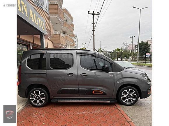 ERZİN AUTO'DAN 2023 MODEL BERLİNGO CAM TAVANLI HATASIZ TEMİZ