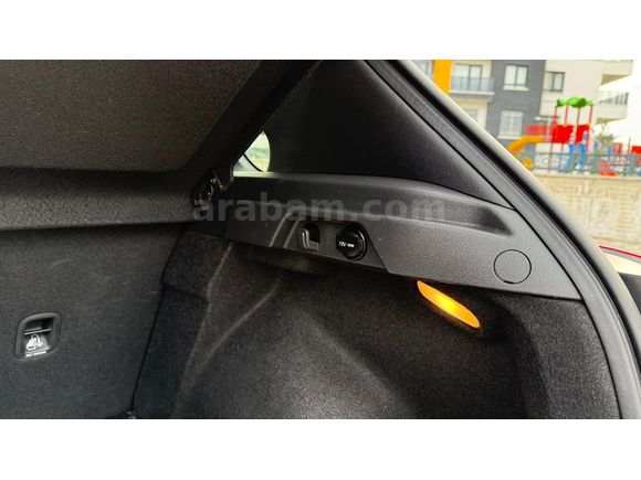 2018 MODEL HYUNDAİ İ30 ELİTE PLUS CAM TAVANLI SERVİS KAYITLI