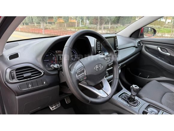 2018 MODEL HYUNDAİ İ30 ELİTE PLUS CAM TAVANLI SERVİS KAYITLI