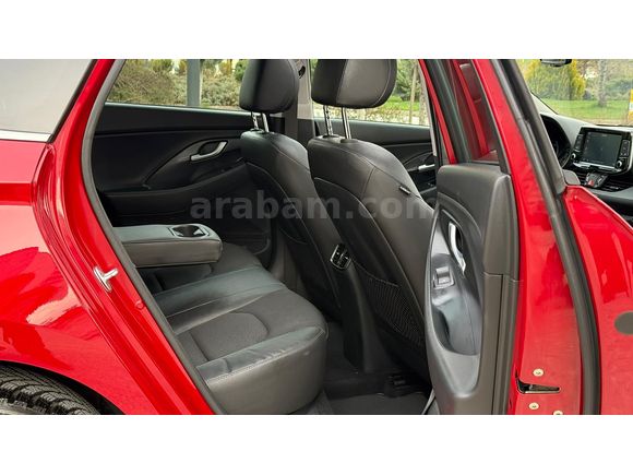 2018 MODEL HYUNDAİ İ30 ELİTE PLUS CAM TAVANLI SERVİS KAYITLI
