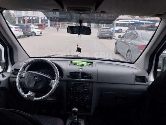 Sahibinden Ford Tourneo Connect 1.8 TDCI K200S 2005 Model