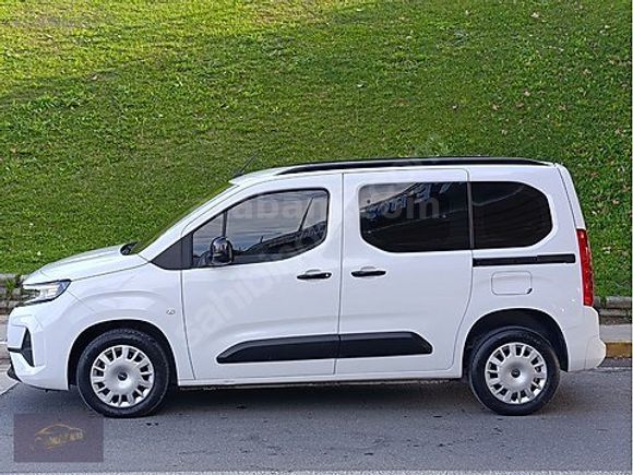2025 MODEL BOYASIZ DEĞİŞENSİZ OPEL COMBO