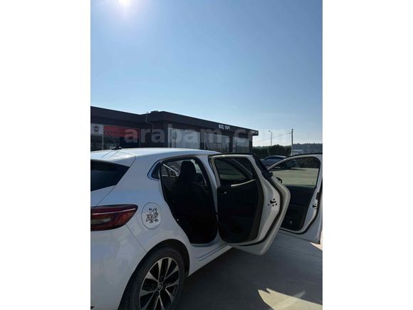 Sahibinden Renault Clio 1.0 TCe Icon 2023 Model 