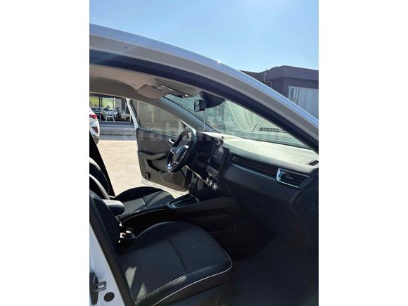 Sahibinden Renault Clio 1.0 TCe Icon 2023 Model 
