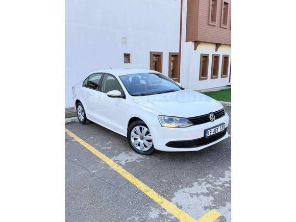 HATASIZ BOYASIZ DEĞIŞENSİZ 2012 MODEL 1.6 TDİ 