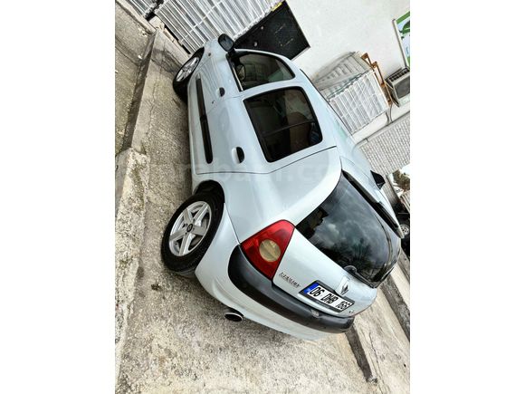 Sahibinden Renault Clio 1.6  16v 107 bg Dynamique 2002 Model 