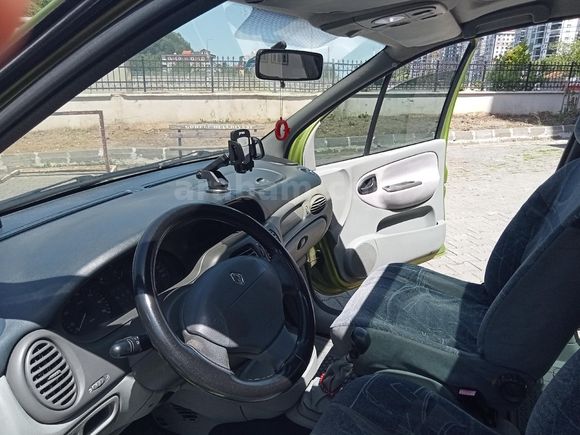 Sahibinden Renault Scenic 1.6 RTE 2000 Model
