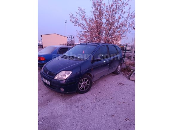 Sahibinden Renault Scenic 1.6 Dynamique 2003 Model  280.000 km Mavi