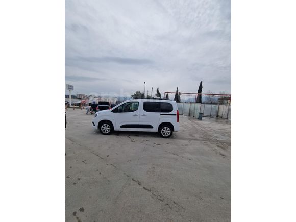 Sahibinden Opel Combo 1.5 CDTI Edition 2024 Model  42.000 km Beyaz