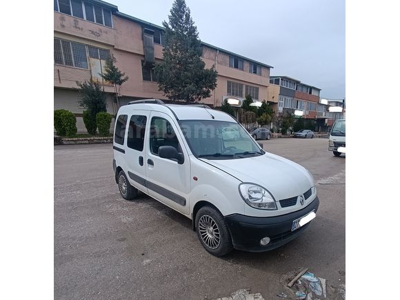 HUSUSİ OTOMOBİL RUHSATLI KLİMALI KANGOO 1.5 DİZEL AİLE ARACI