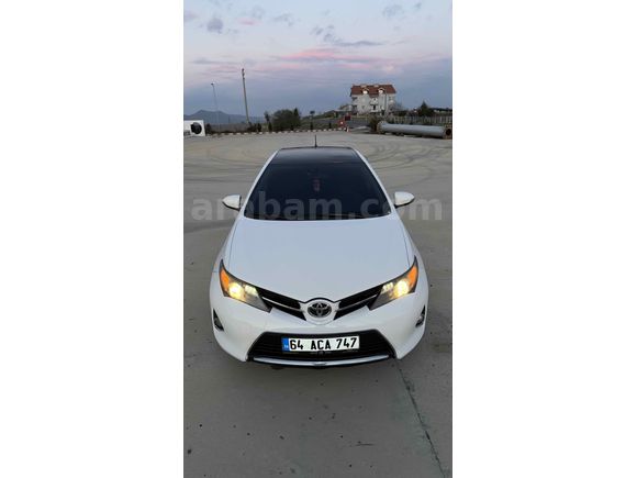 Toyota Auris 1.4 D-4D Advance Skypack 2013  Değişensiz 160.xxx Km
