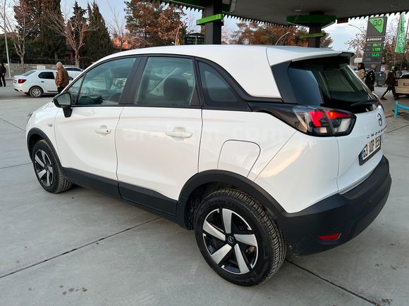 İlk Sahibi öğretmenden Opel Crossland 1.2 T Essential 2021 Model