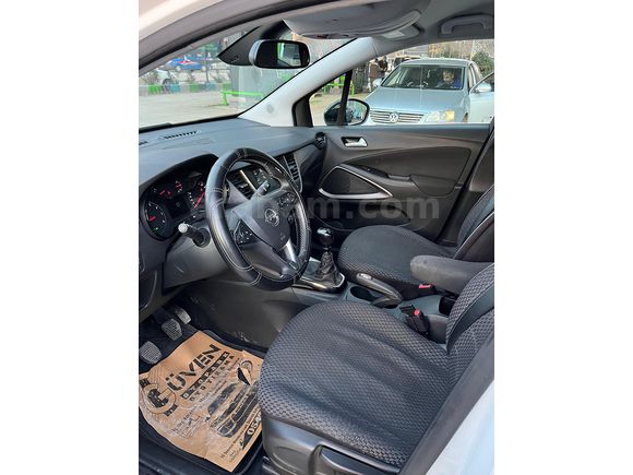 İlk Sahibi öğretmenden Opel Crossland 1.2 T Essential 2021 Model