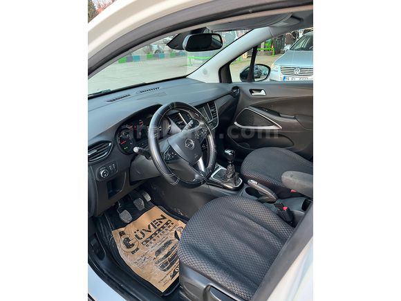 İlk Sahibi öğretmenden Opel Crossland 1.2 T Essential 2021 Model
