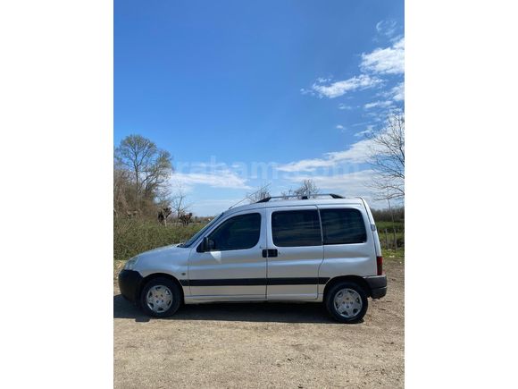 OTOMOBİL RUHSATLI DEĞİŞENSİZ TEMİZ AİLE ARACI