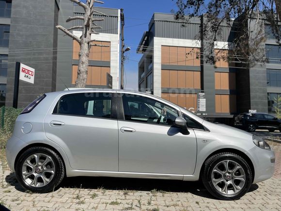 Sahibinden Fiat Punto 1.3 Multijet Lounge 2014 Model  270.000 km Gri (metalik)