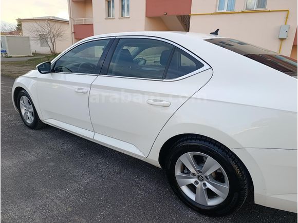 Sahibinden Skoda SuperB 1.6 TDI Active 2017 Model  250.000 km Beyaz