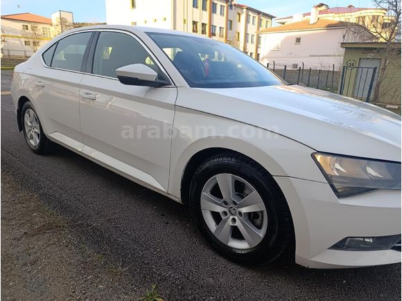 Sahibinden Skoda SuperB 1.6 TDI Active 2017 Model  250.000 km Beyaz