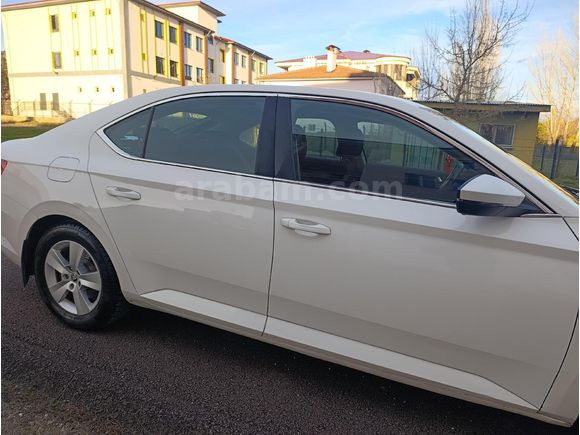 Sahibinden Skoda SuperB 1.6 TDI Active 2017 Model  250.000 km Beyaz