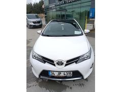 Sahibinden Toyota Auris 1.4 D-4D Active Skypack 2013 Model