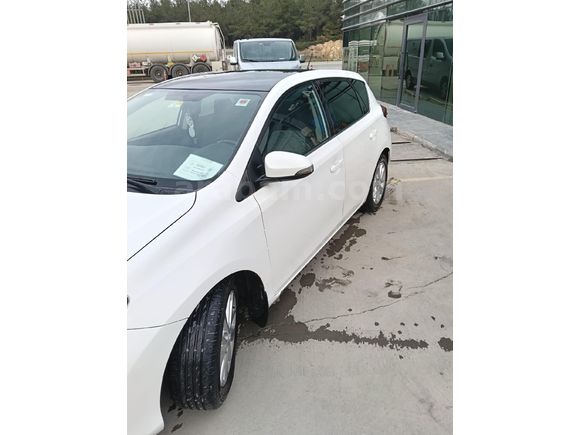 Sahibinden Toyota Auris 1.4 D-4D Active Skypack 2013 Model