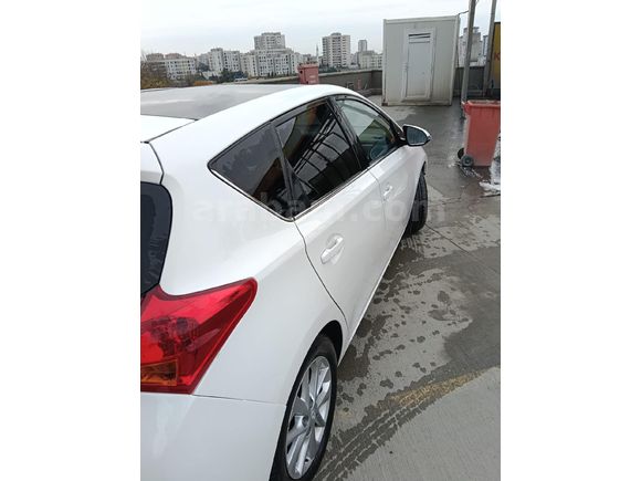 Sahibinden Toyota Auris 1.4 D-4D Active Skypack 2013 Model