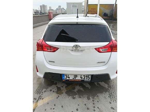 Sahibinden Toyota Auris 1.4 D-4D Active Skypack 2013 Model