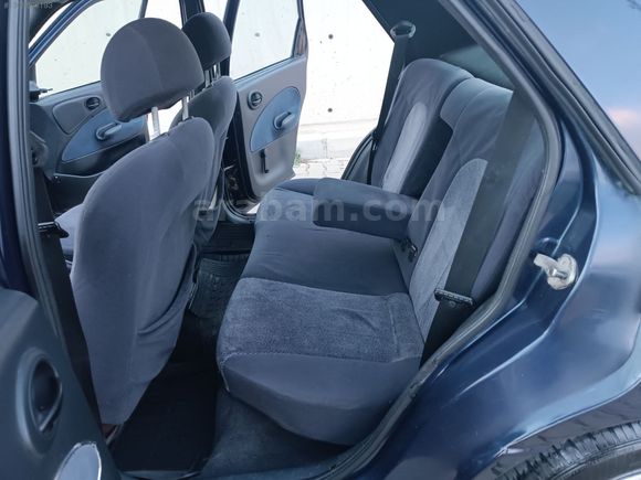 Klimalı, Hidrolik Direksiyonlu 2000 Model Ford Escort