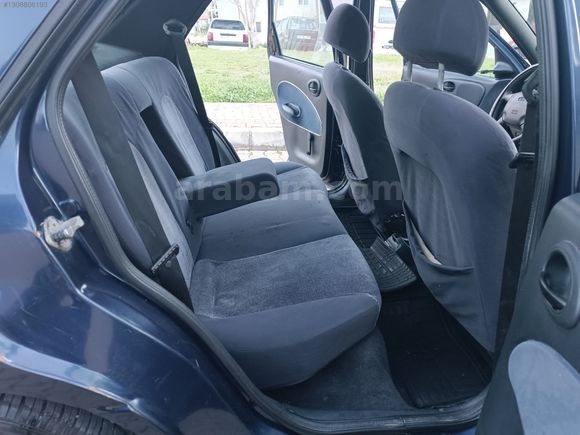 Klimalı, Hidrolik Direksiyonlu 2000 Model Ford Escort