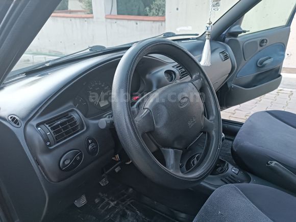 Klimalı, Hidrolik Direksiyonlu 2000 Model Ford Escort