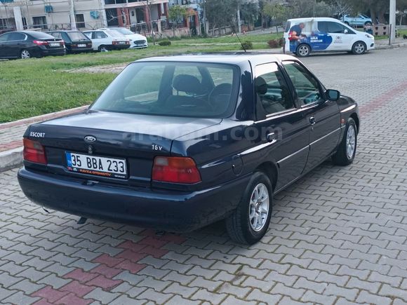 Klimalı, Hidrolik Direksiyonlu 2000 Model Ford Escort
