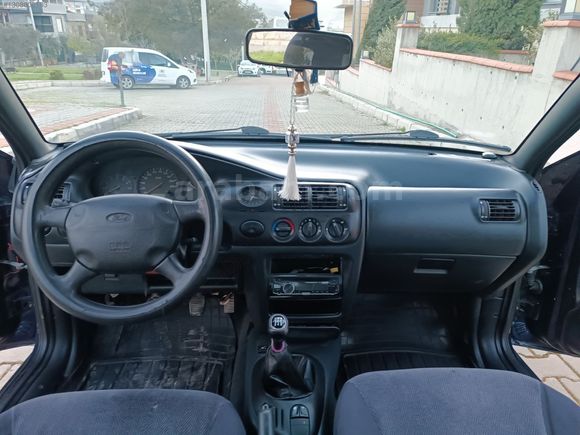 Klimalı, Hidrolik Direksiyonlu 2000 Model Ford Escort