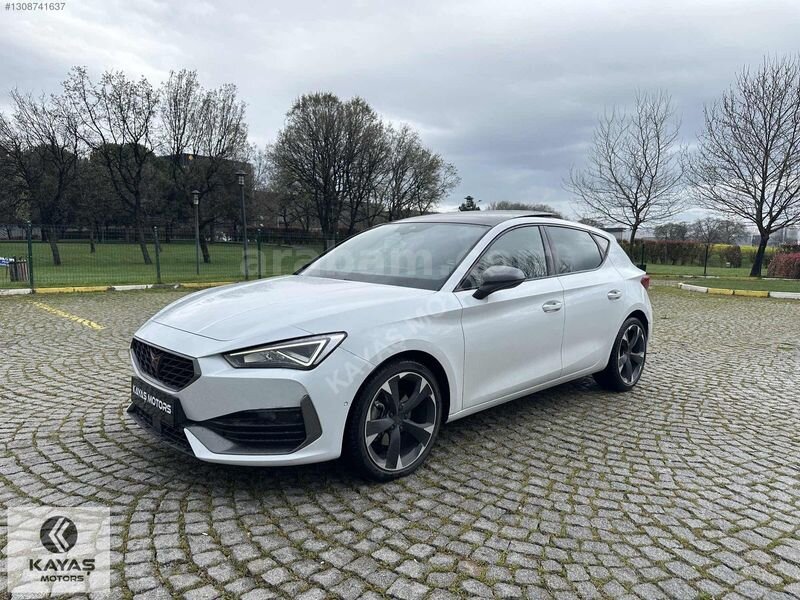 Galeriden Cupra Leon 1.5 eTSI Standart 2023 Model Bursa 31.500 km Beyaz