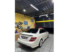 MERCEDES W204 BAGAJ ÜSTÜ SPOLİER PARLAK SİYAH 2007-2014(GET AÇL)