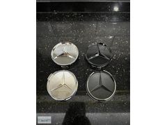 MERCEDES AYNA KROM JANT GÖBEK VE PARLAK SİYAH JANT GÖBEK 75MM