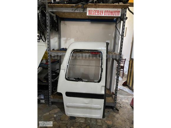 Berlingo sol bagaj kapağı