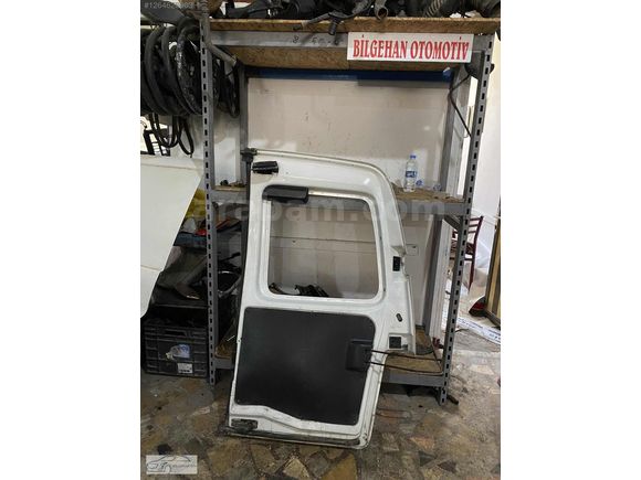 Berlingo sol bagaj kapağı